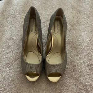 Gold Sparkle 2” High Heels